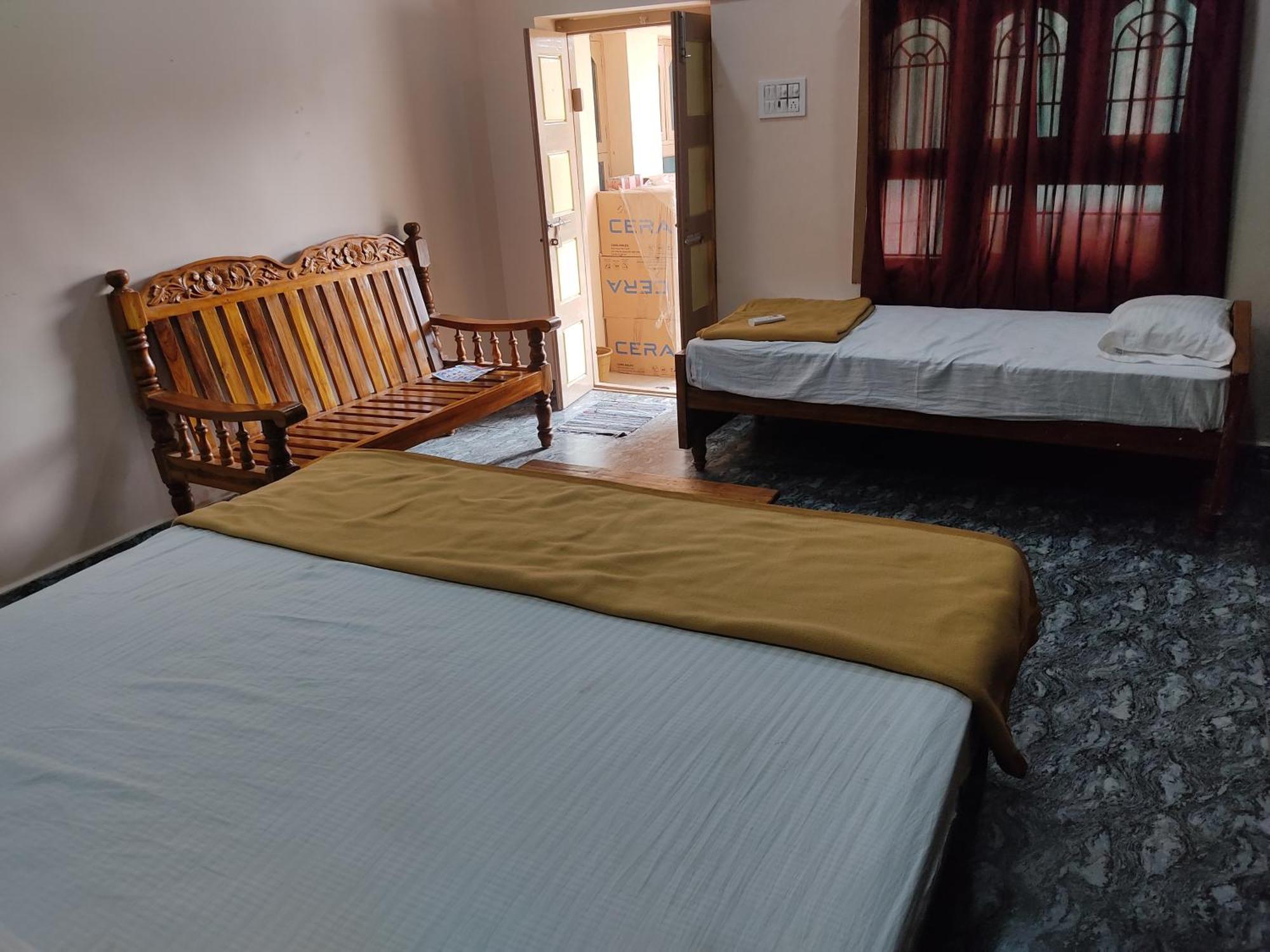 Homestay A E R Residency *